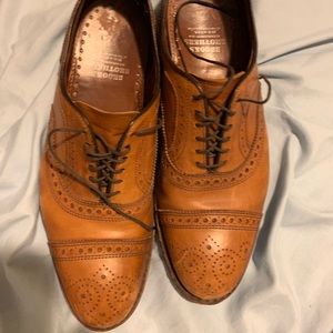 Barley worn Brooks Brother brown dress shoes 8.5D
